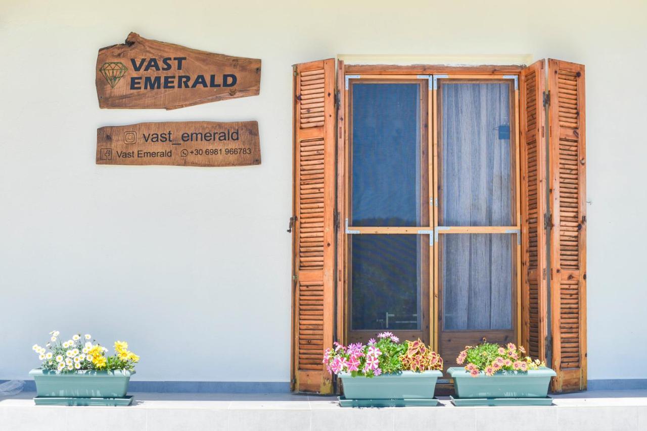 Vast Emerald, The Only House In Kavourotrypes Sarti Luaran gambar